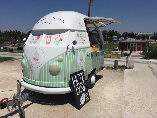 ケータリングで移動販売メインビジュアル